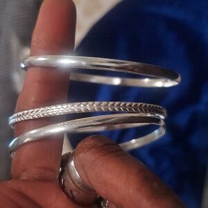 Elegant Sterling Silver Bangles Set Of Three. New, Very Pretty Ladies Size 8